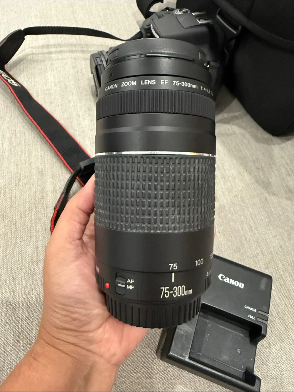 Canon EOS Rebel T6 DSLR Camera Kit in Black